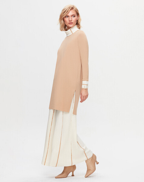 T25K-6025 Yakası ve Bileği Örgü Teknikli Bej Uzun Tunik - MISS DALIDA