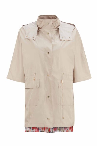 Astarı Desenli Kumaş Bej Yağmurluk 