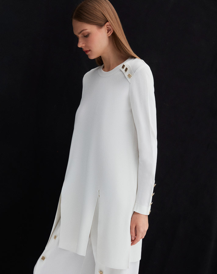 T25Y-6019 Solid Color Knitwear Tunic with Button Accessories - 2